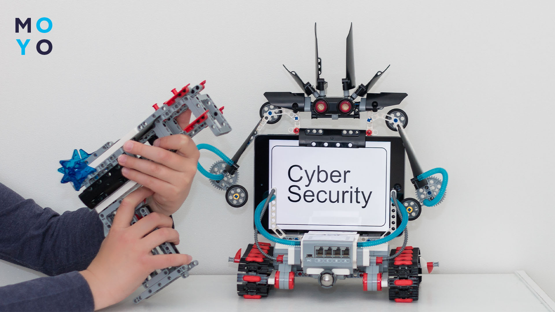 пистолет Glock из ЛЕГО