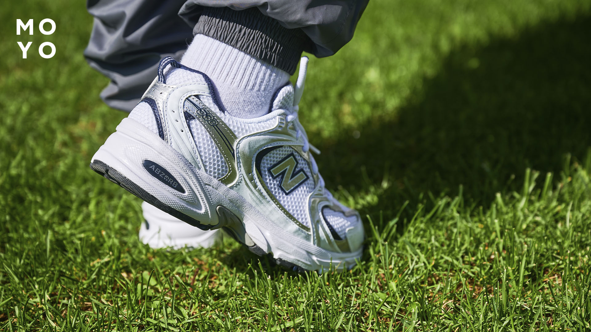 Кросівки Нью Беланс на нозі