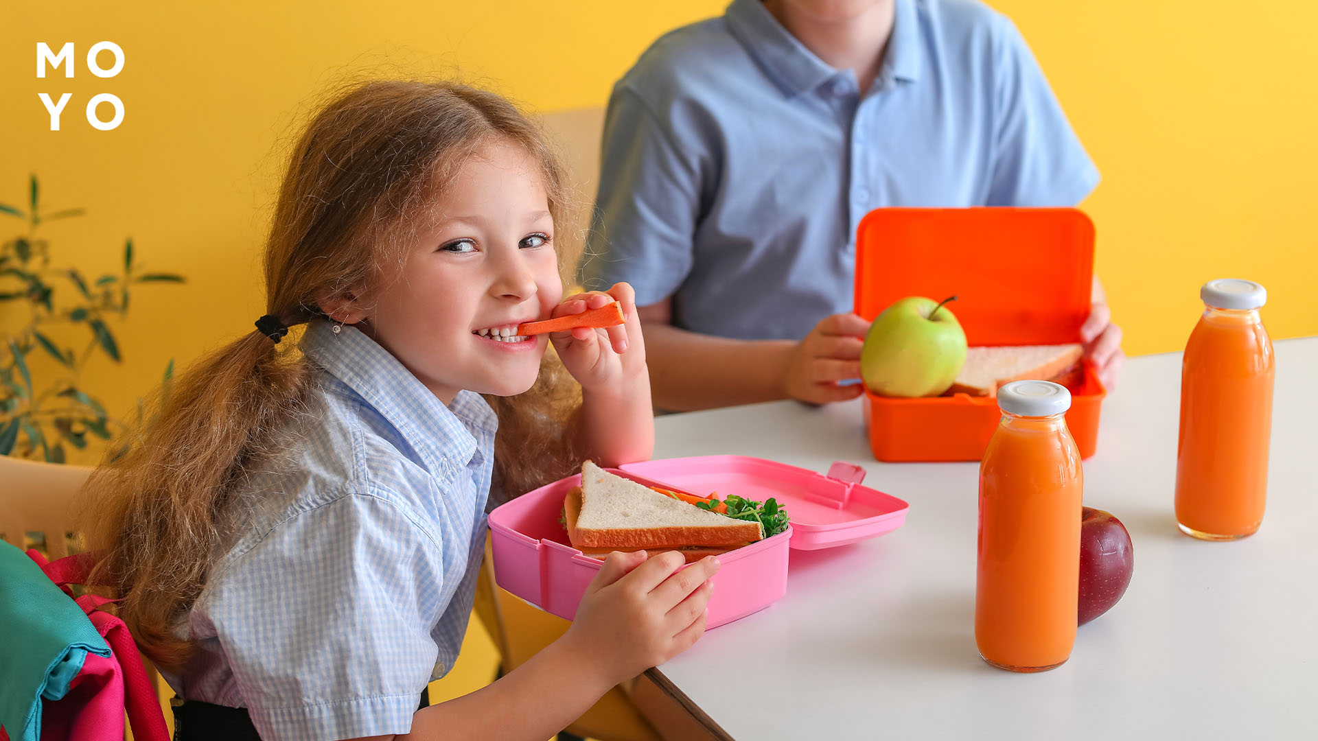 Ланчбокс і термос для дівчинки 