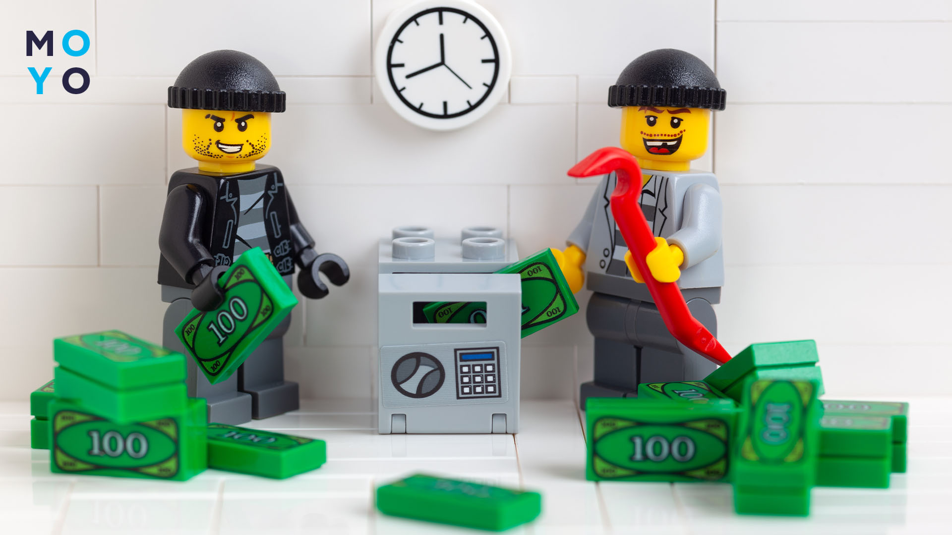 игра с использованием сейфа из ЛЕГО