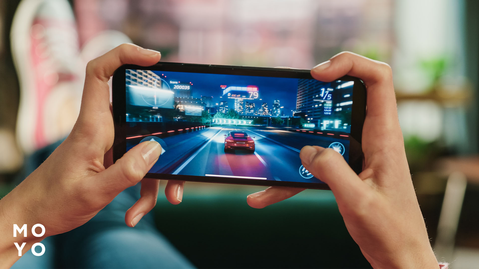 грати в телефоні