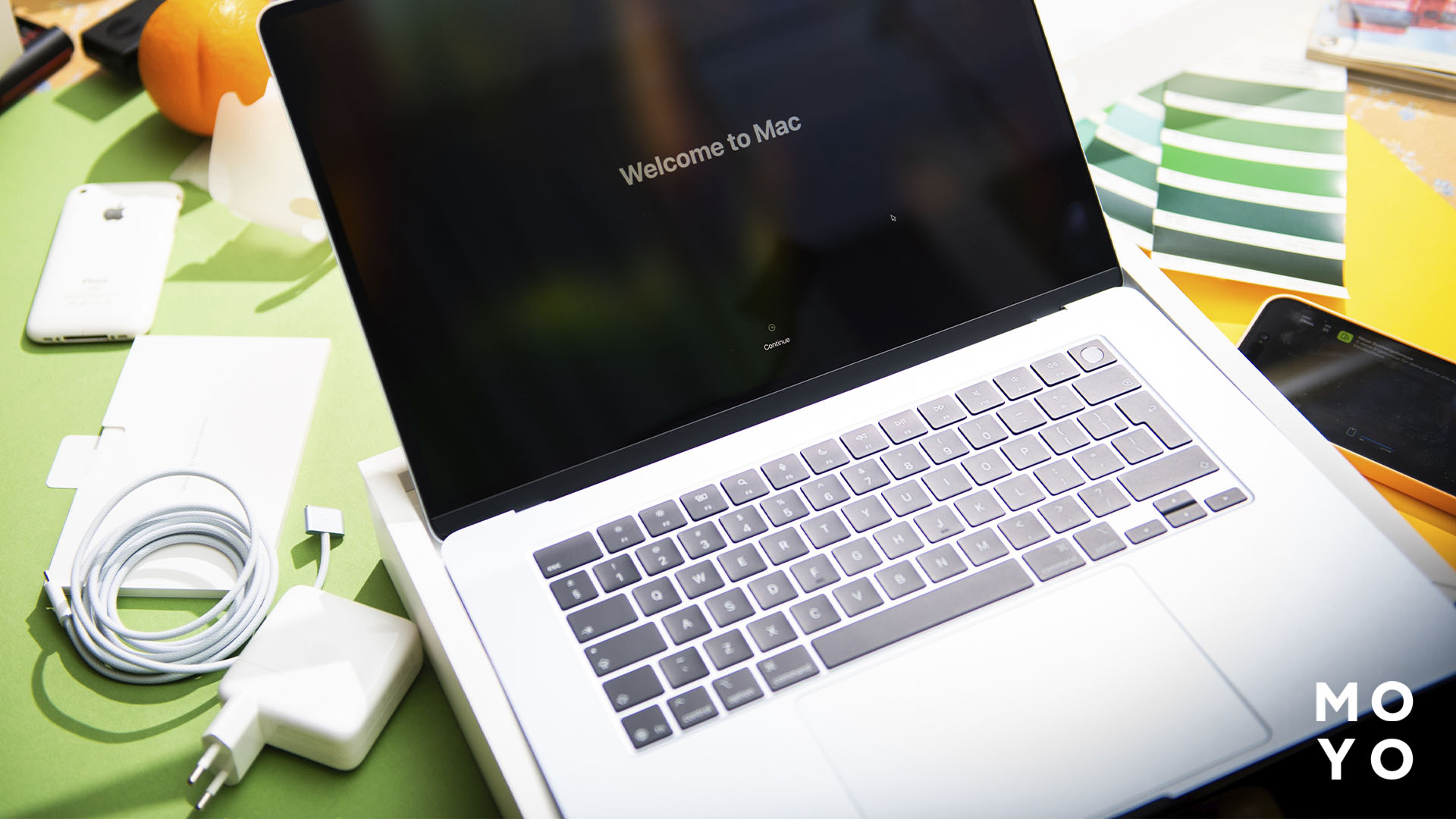 оновлений MacBook