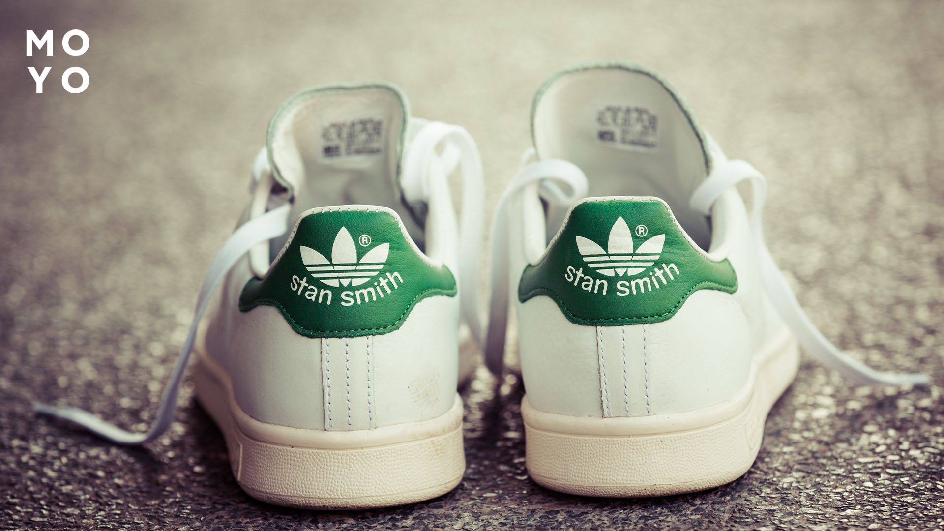 Кроссовки Adidas Stan Smith с зелеными задниками
