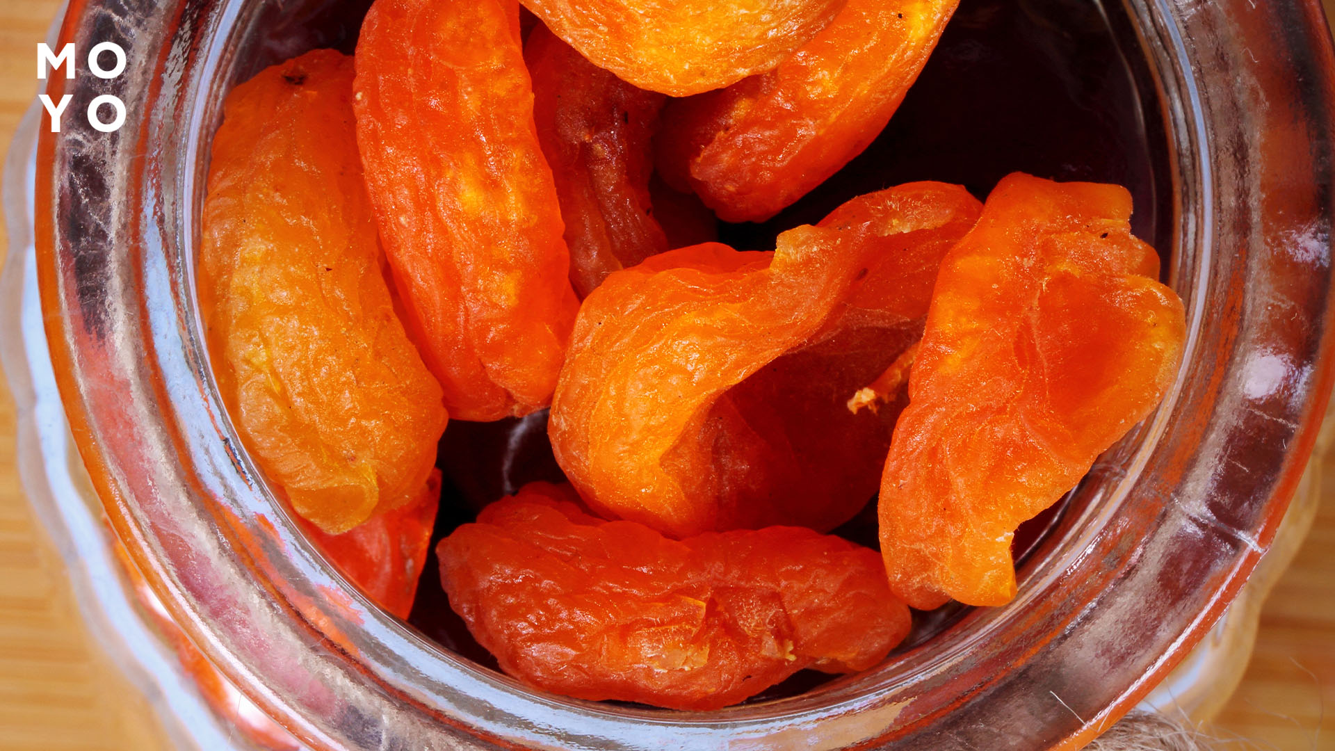 курага в банці