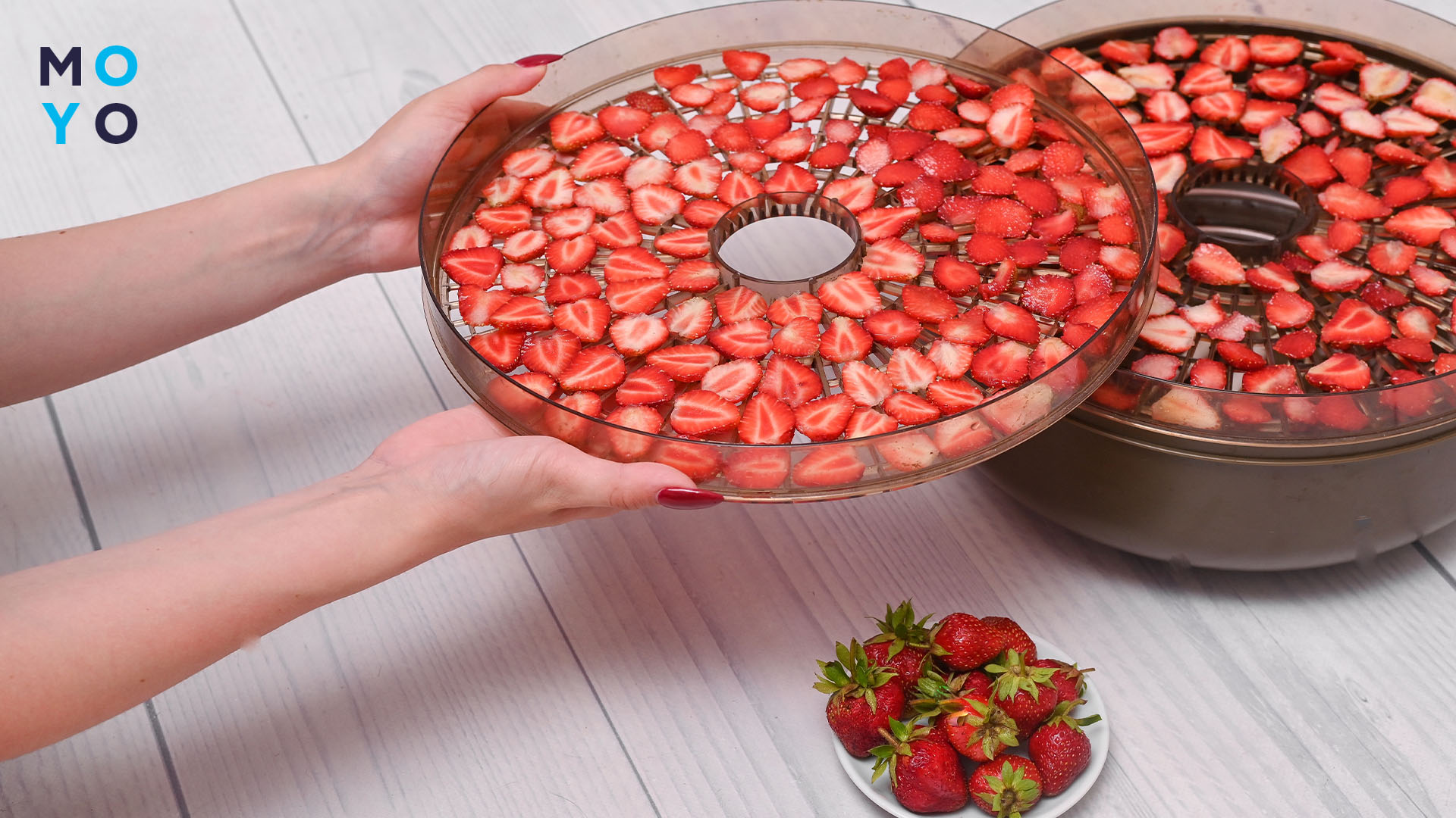 клубника в сушилке