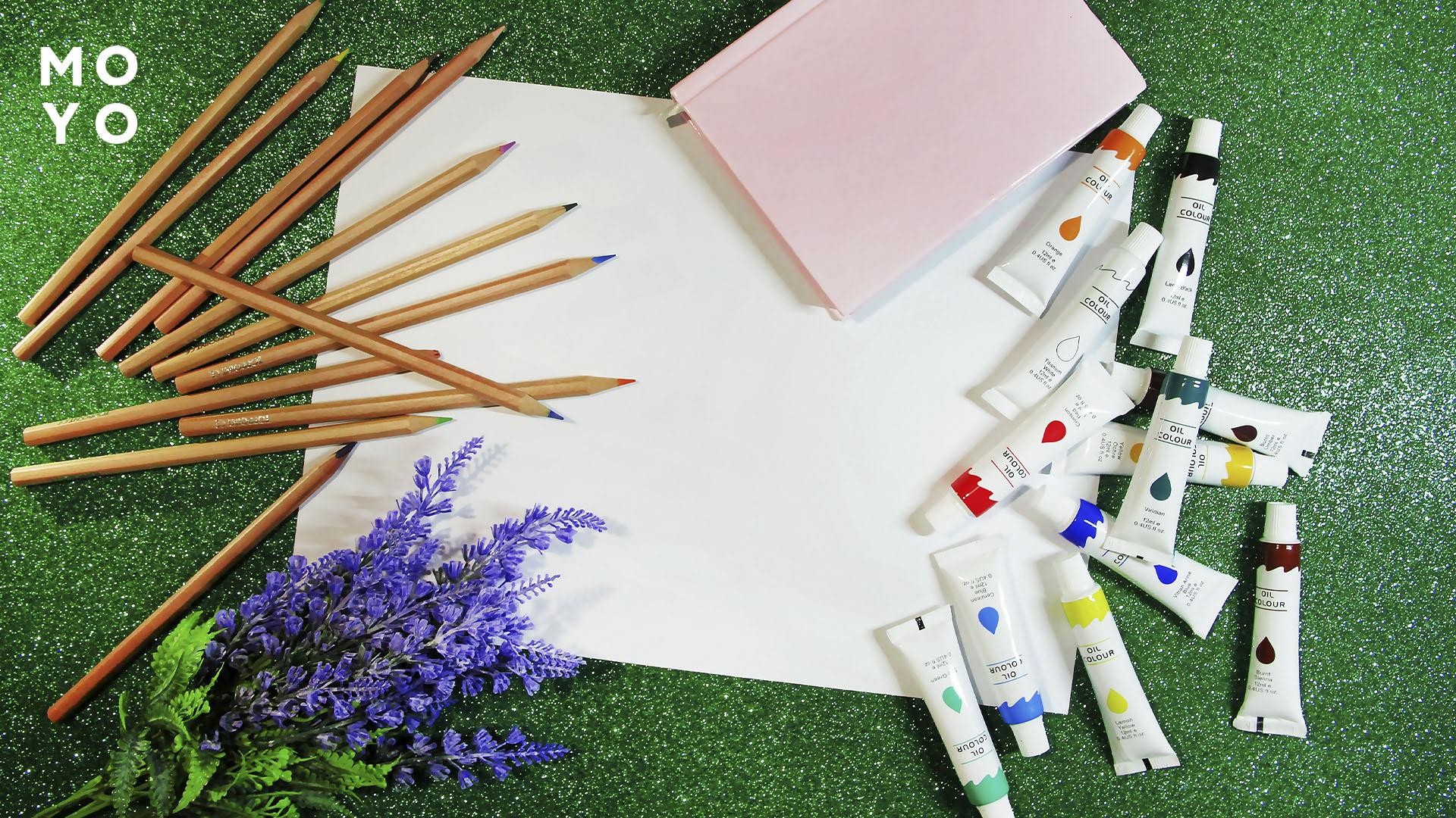 конспектировать с помощью цветных карандашей