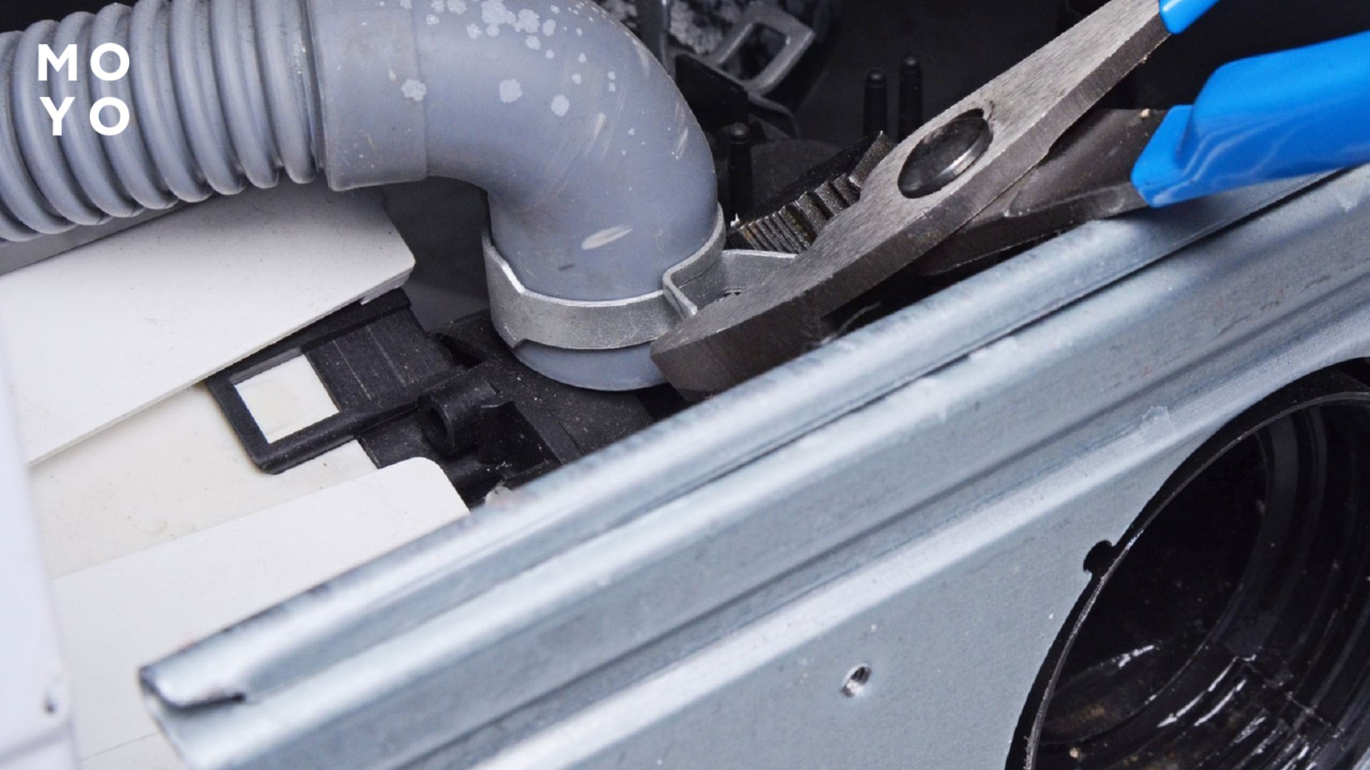 демонтаж шланги з машинки