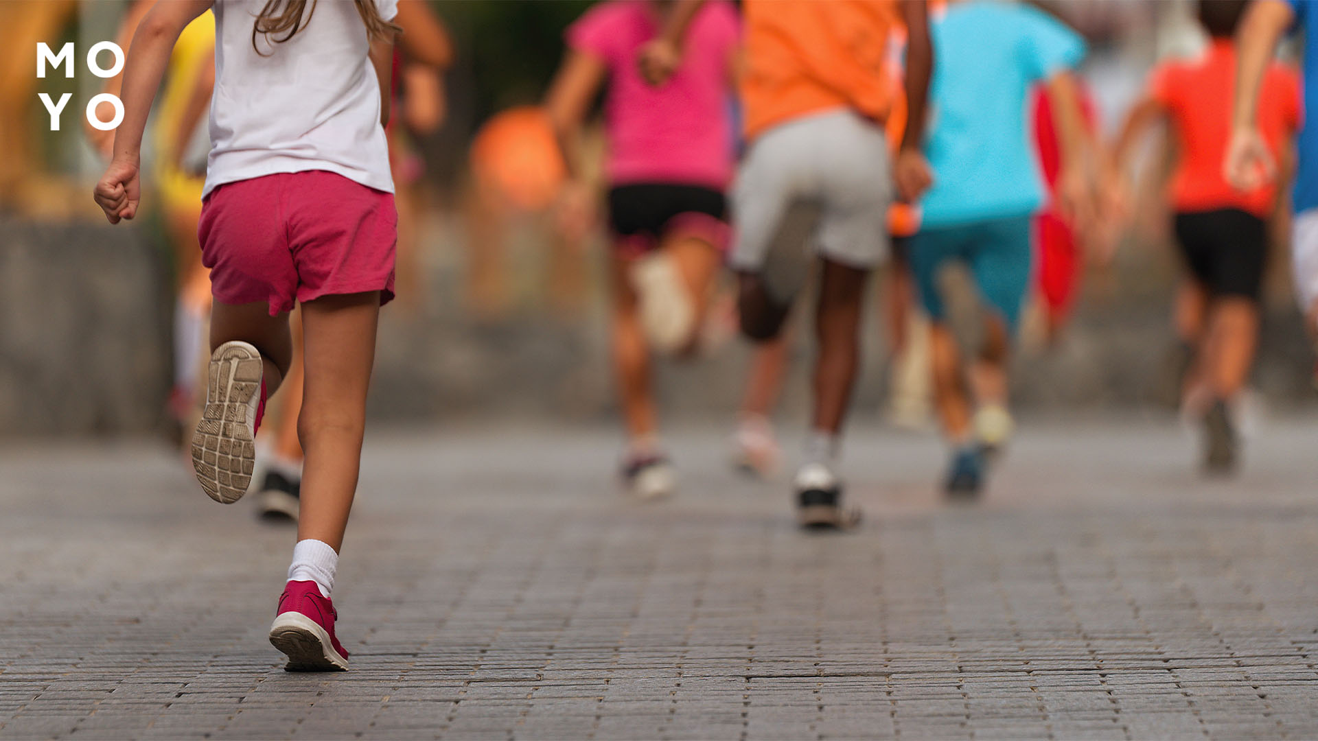 кросівки в школу для спорту