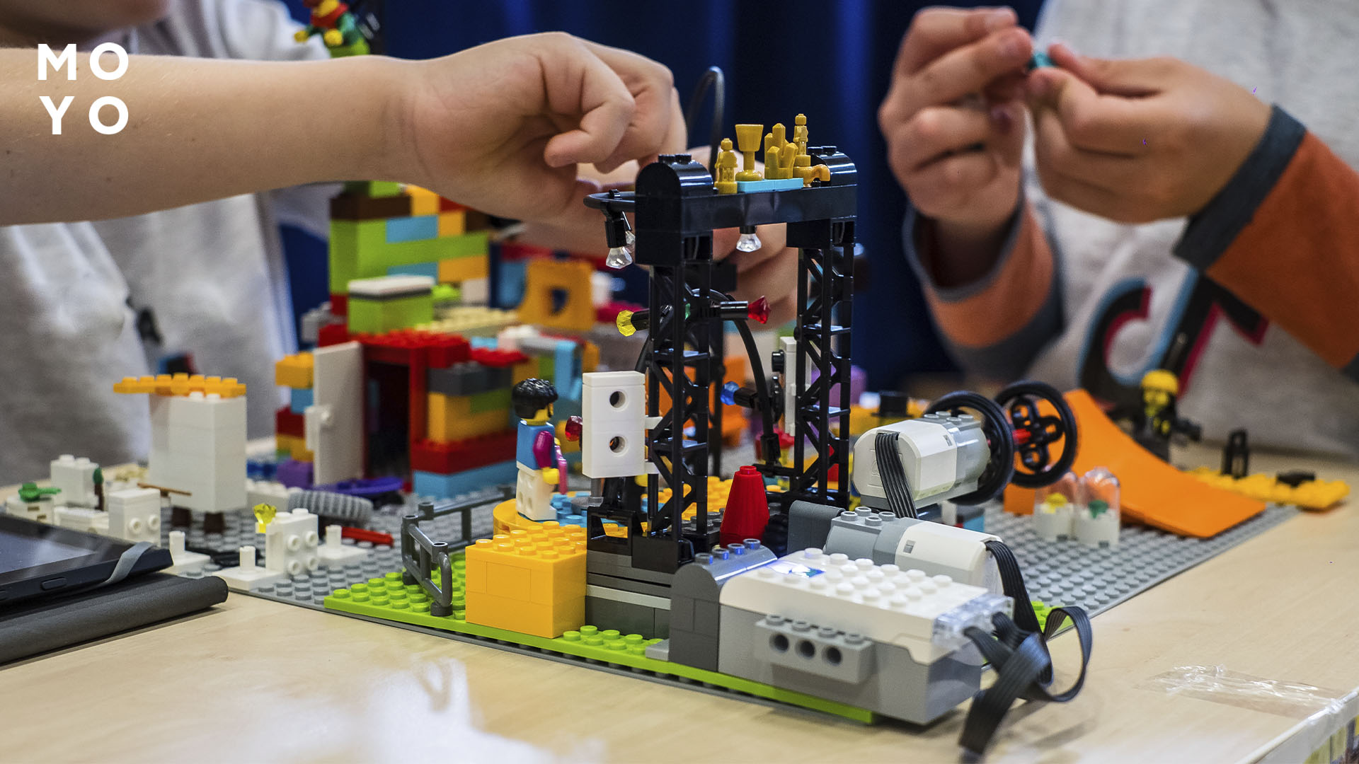 конструювання з деталей лего