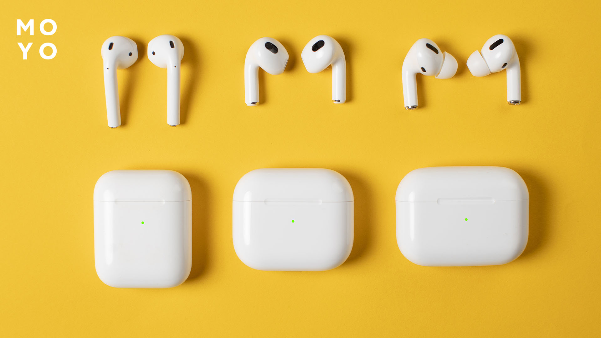 Apple AirPods разных поколений с кейсами