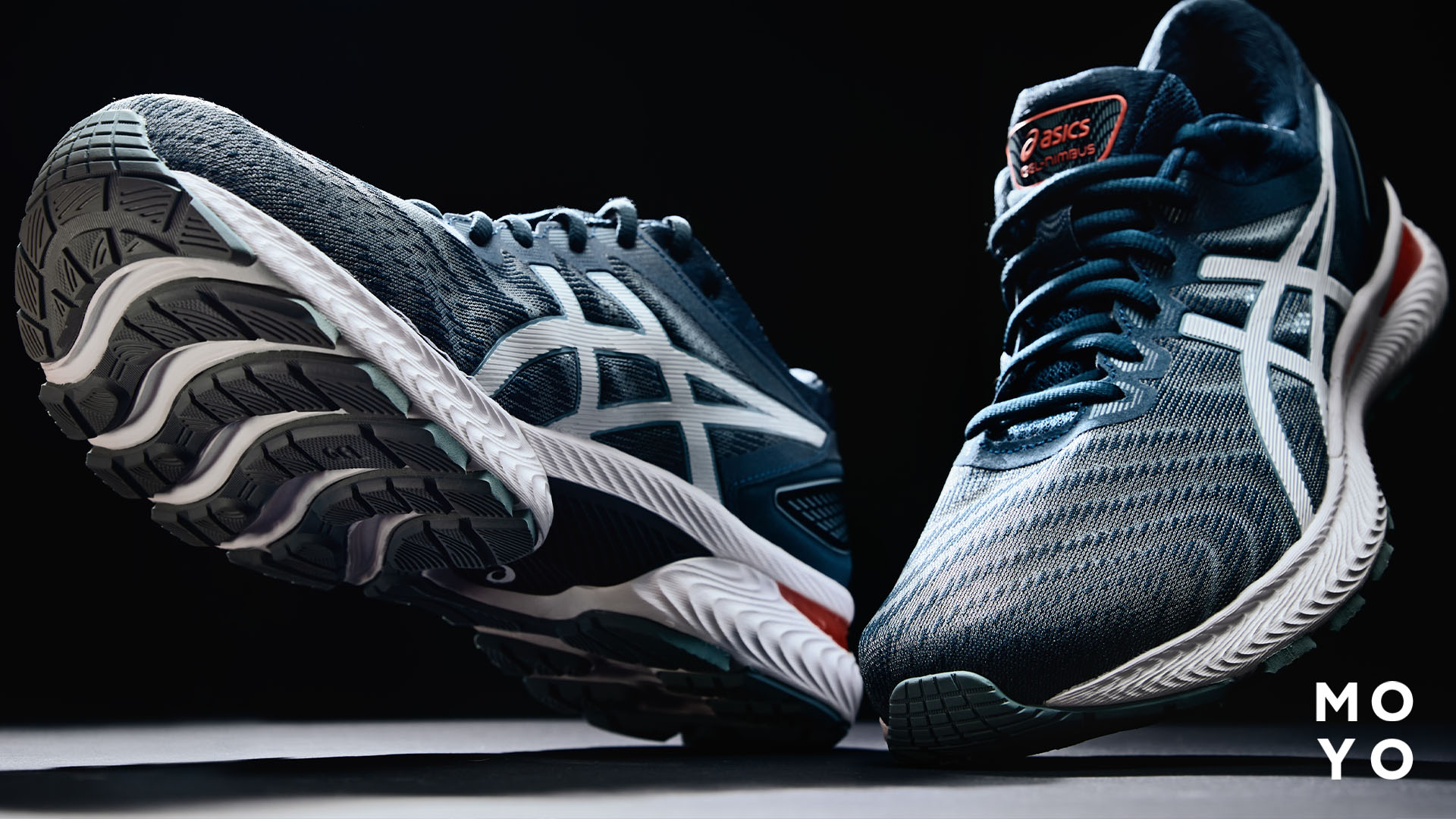 кроссовки Asics