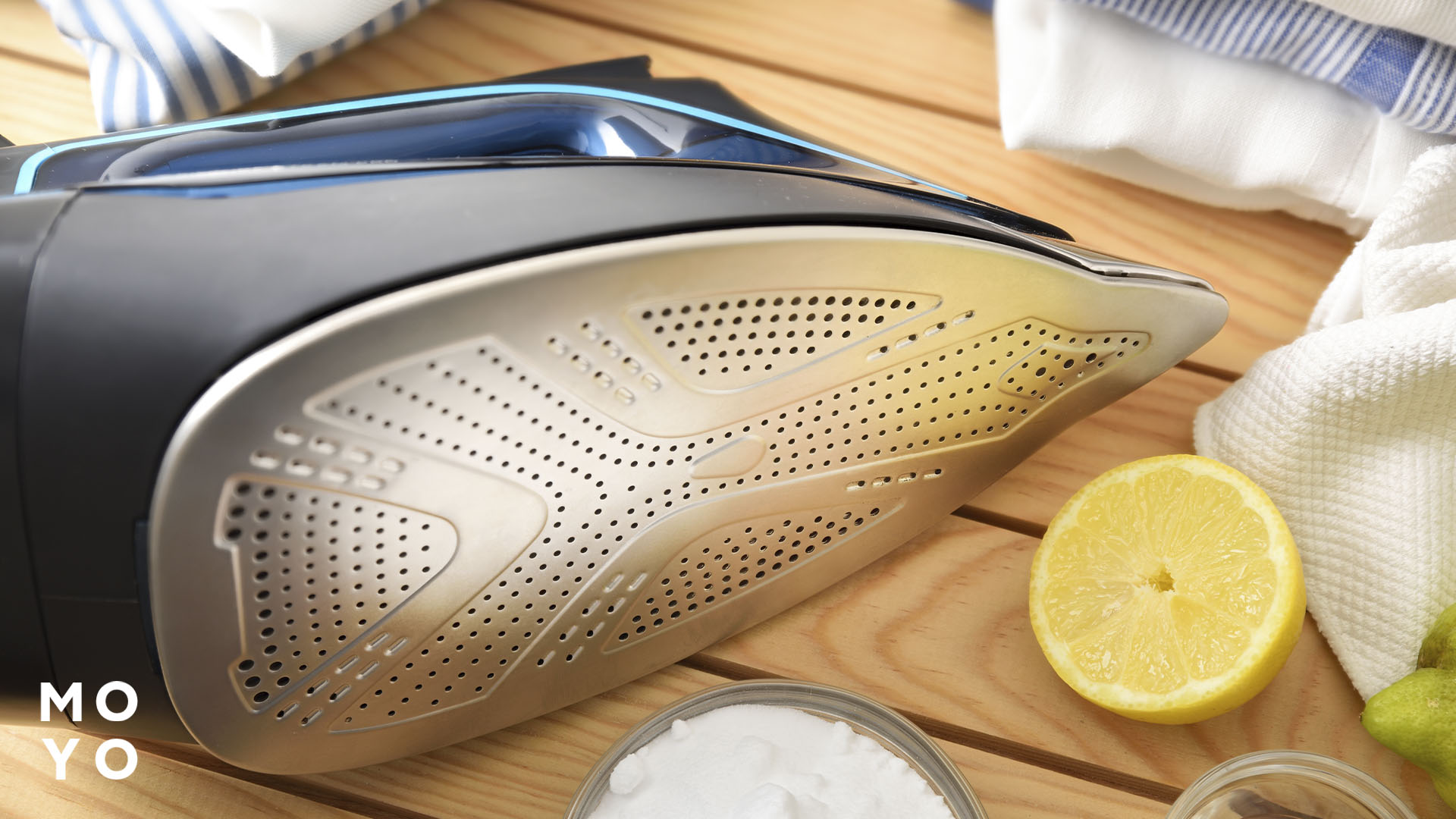 удалить следы от утюга лимонным соком