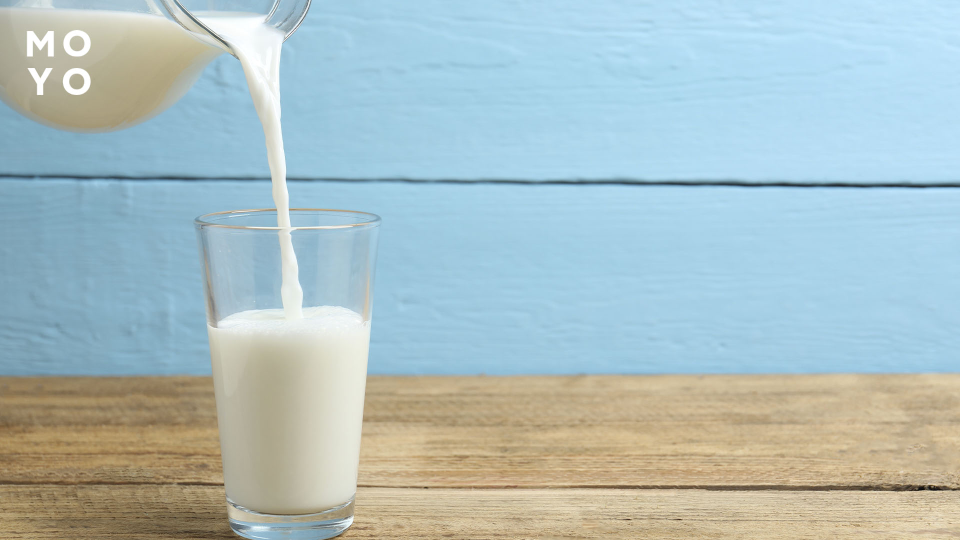 удалить следы от утюга молоком