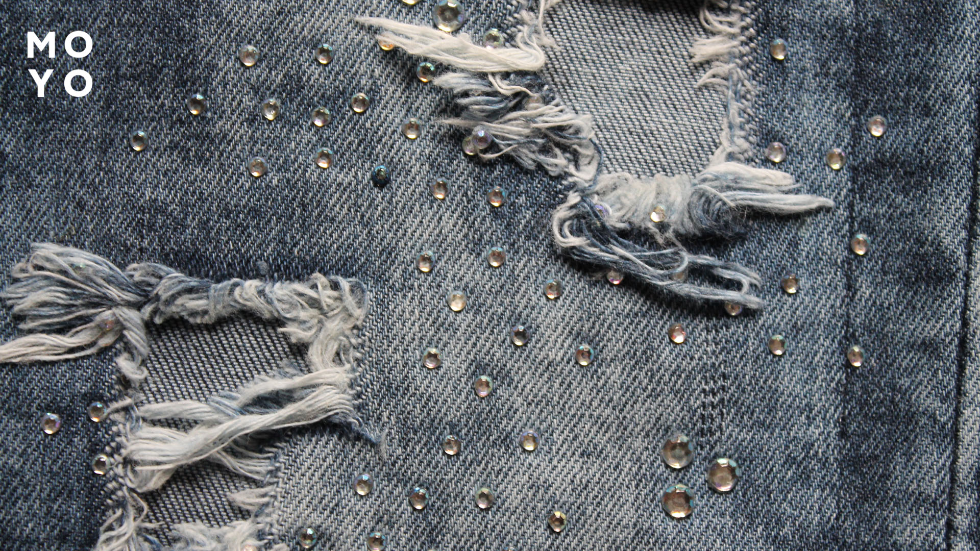 как стирать рваные джинсы со стразами