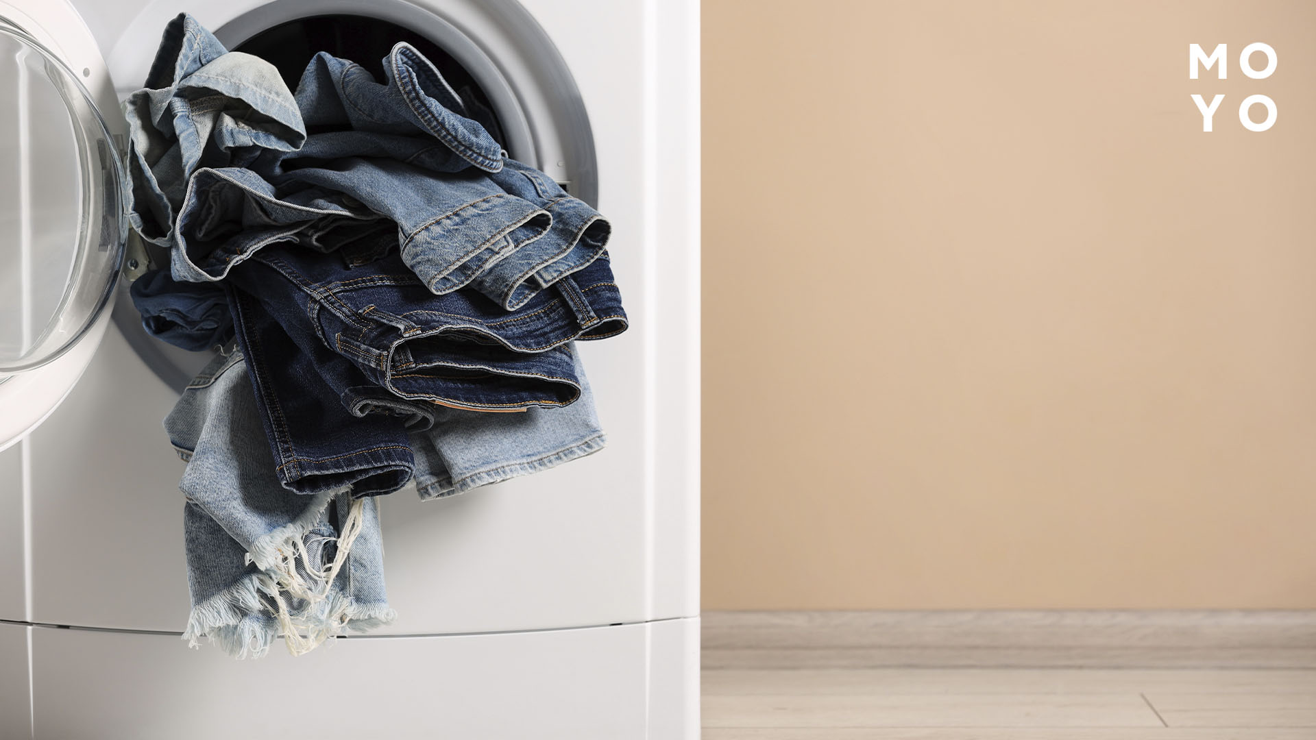 стирать джинсы