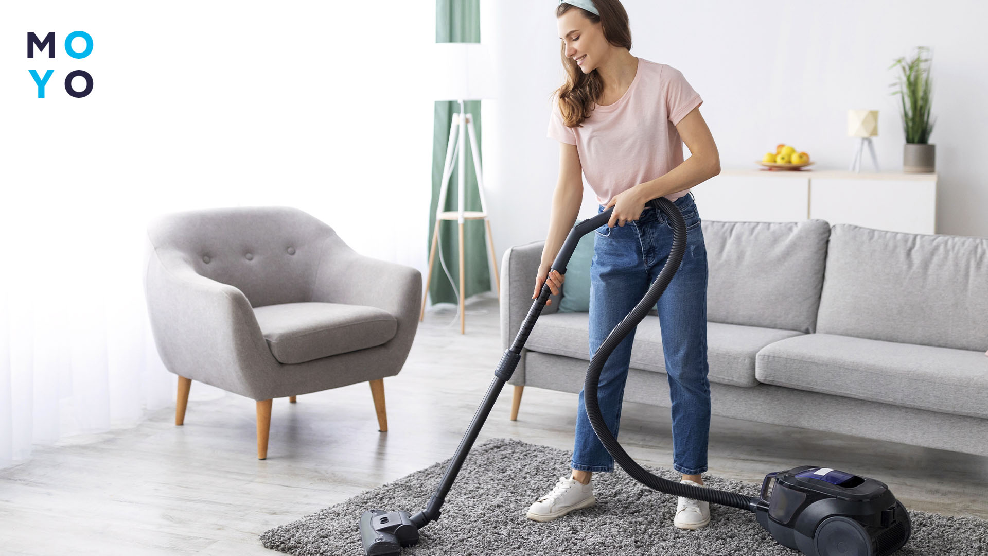 прибирання за допомогою пилососа Deerma