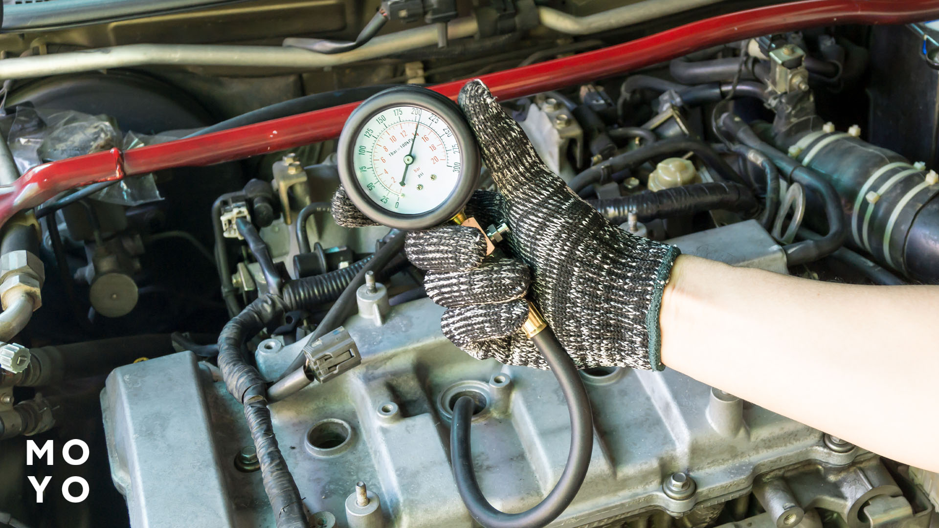 измерение компрессии в цилиндрах мотора авто