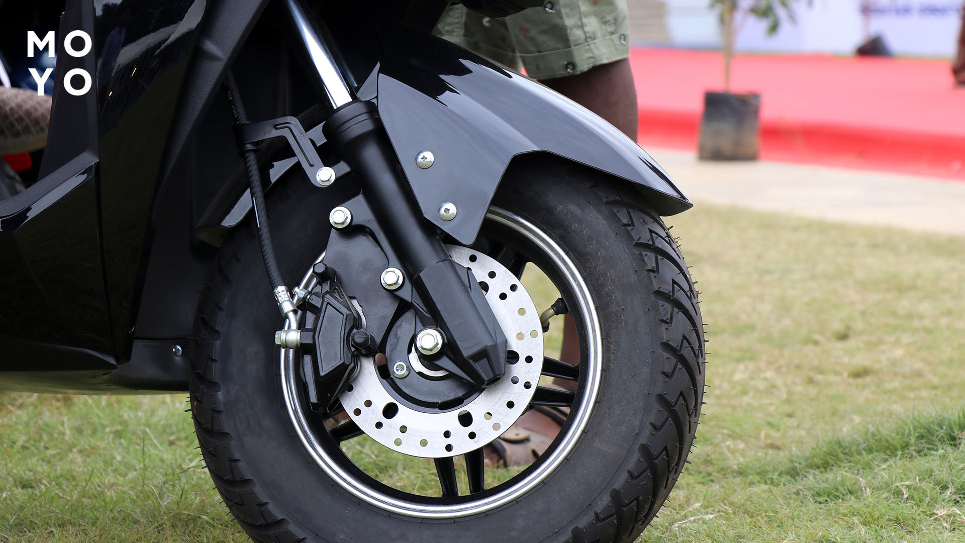 накачані колеса електроскутера