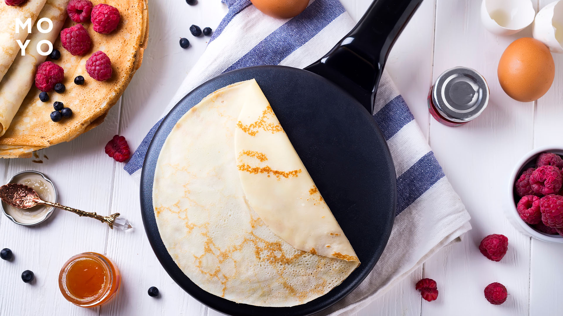 жарка блинов на электроблиннице