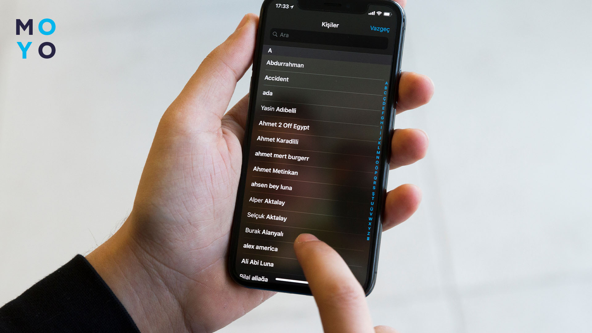 Як видалити всі контакти на iPhone