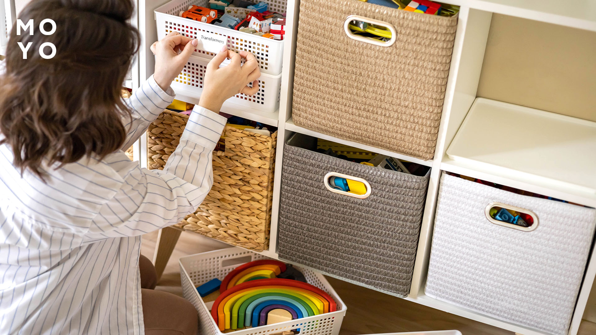 Сортування конструкторів за кошиками та пластиковими контейнерами