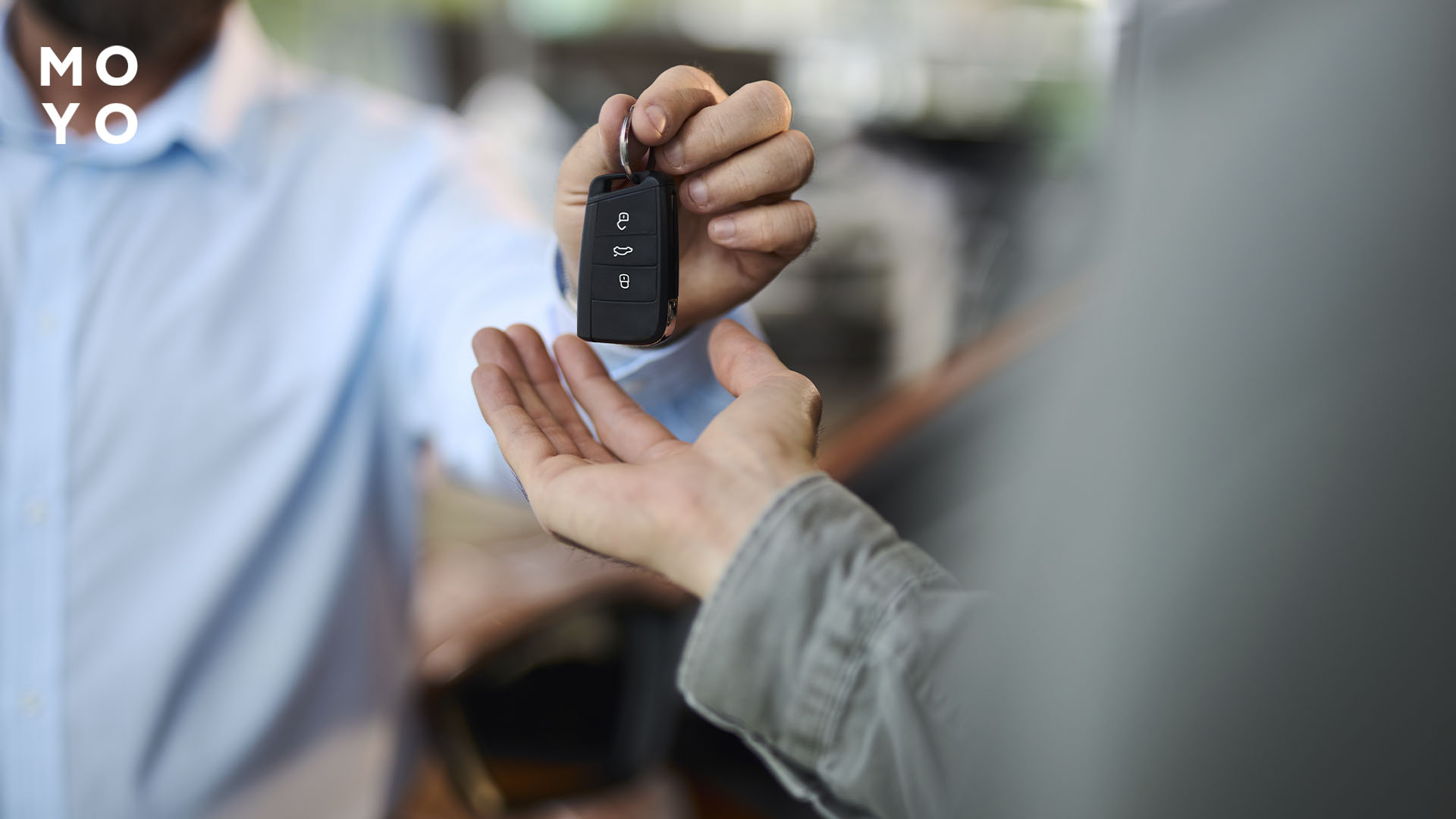 использование запасного комплекта ключей