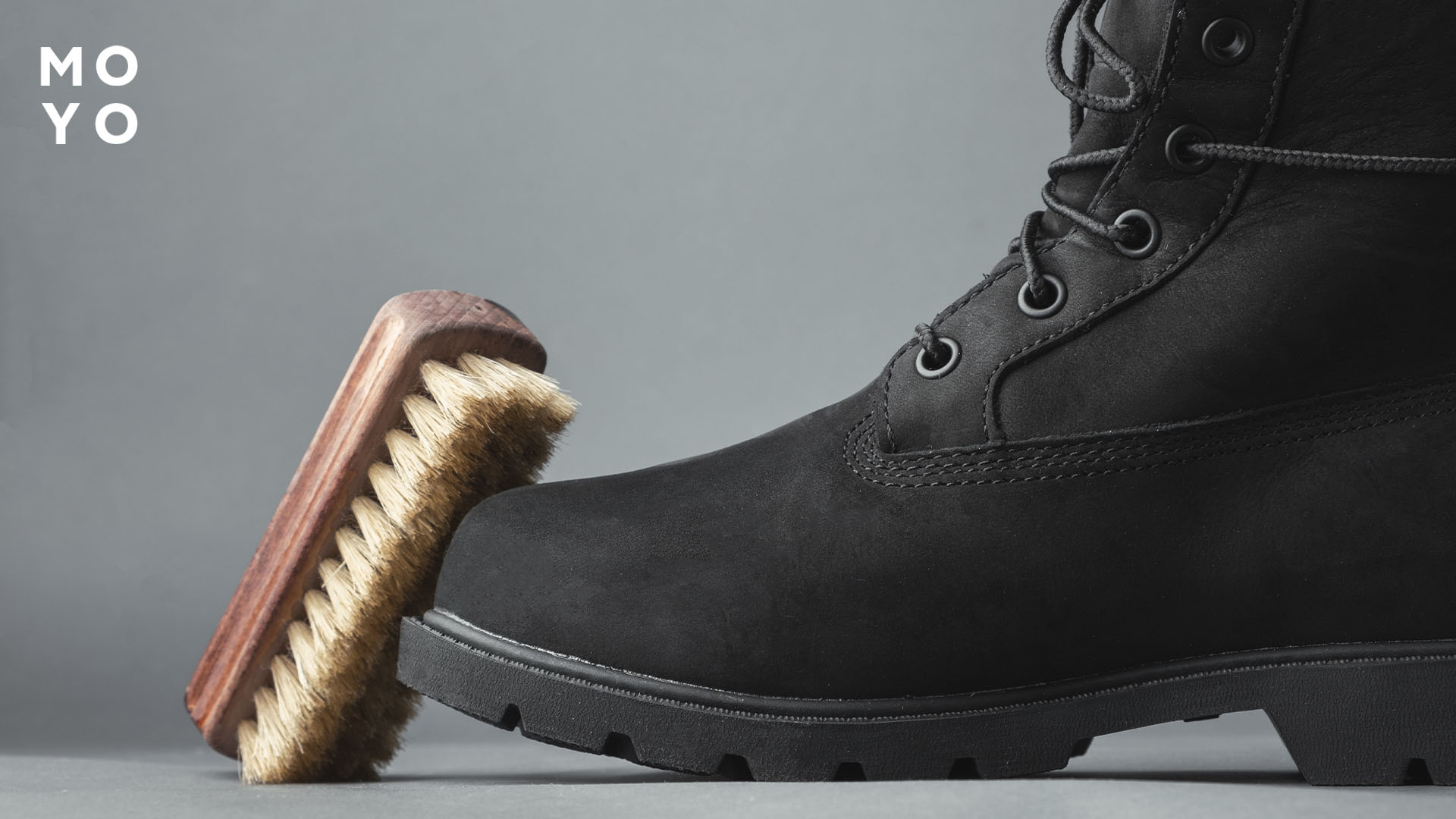 чистка замшевых ботинок