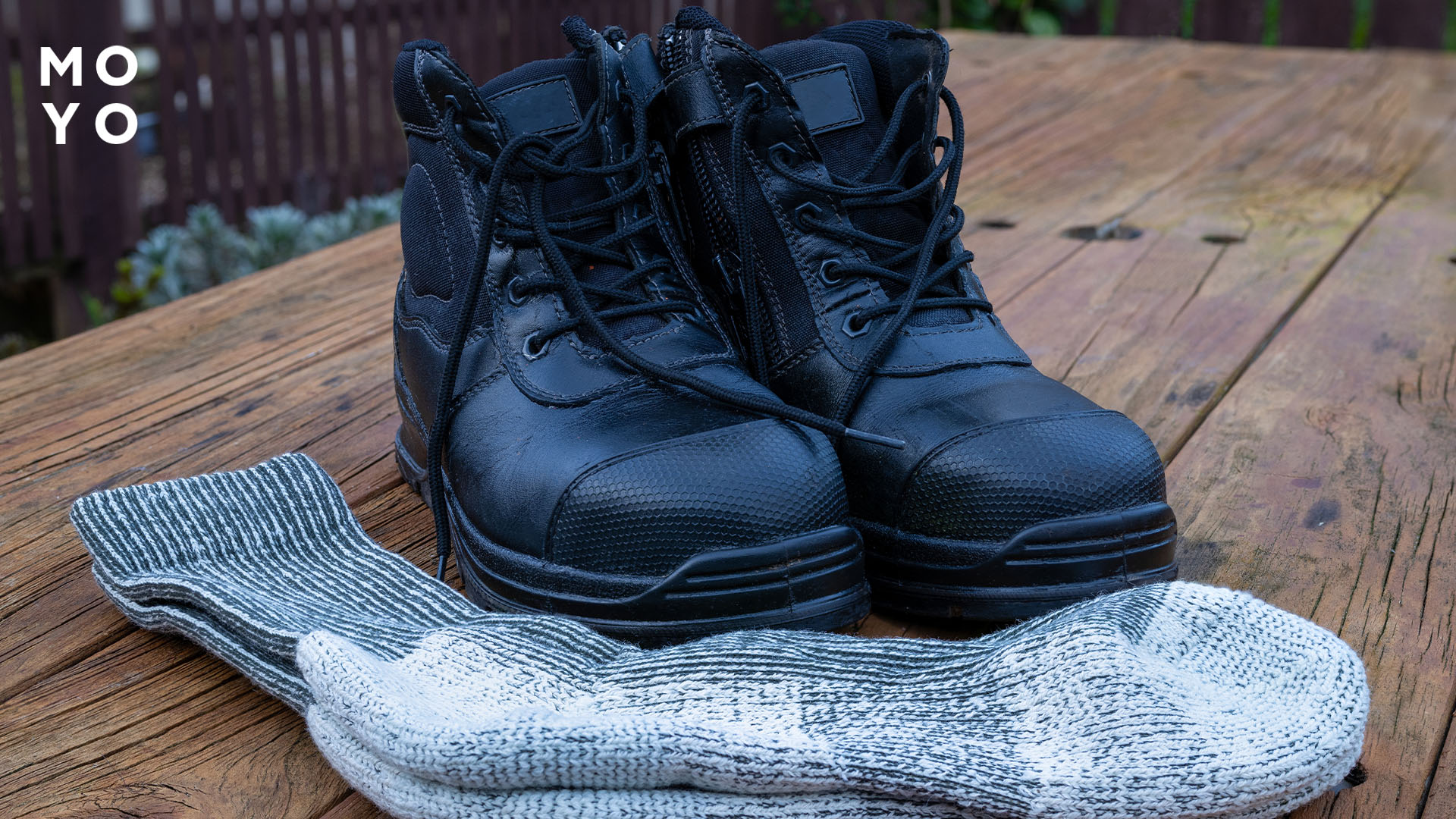 приміряти черевики на теплу шкарпетку