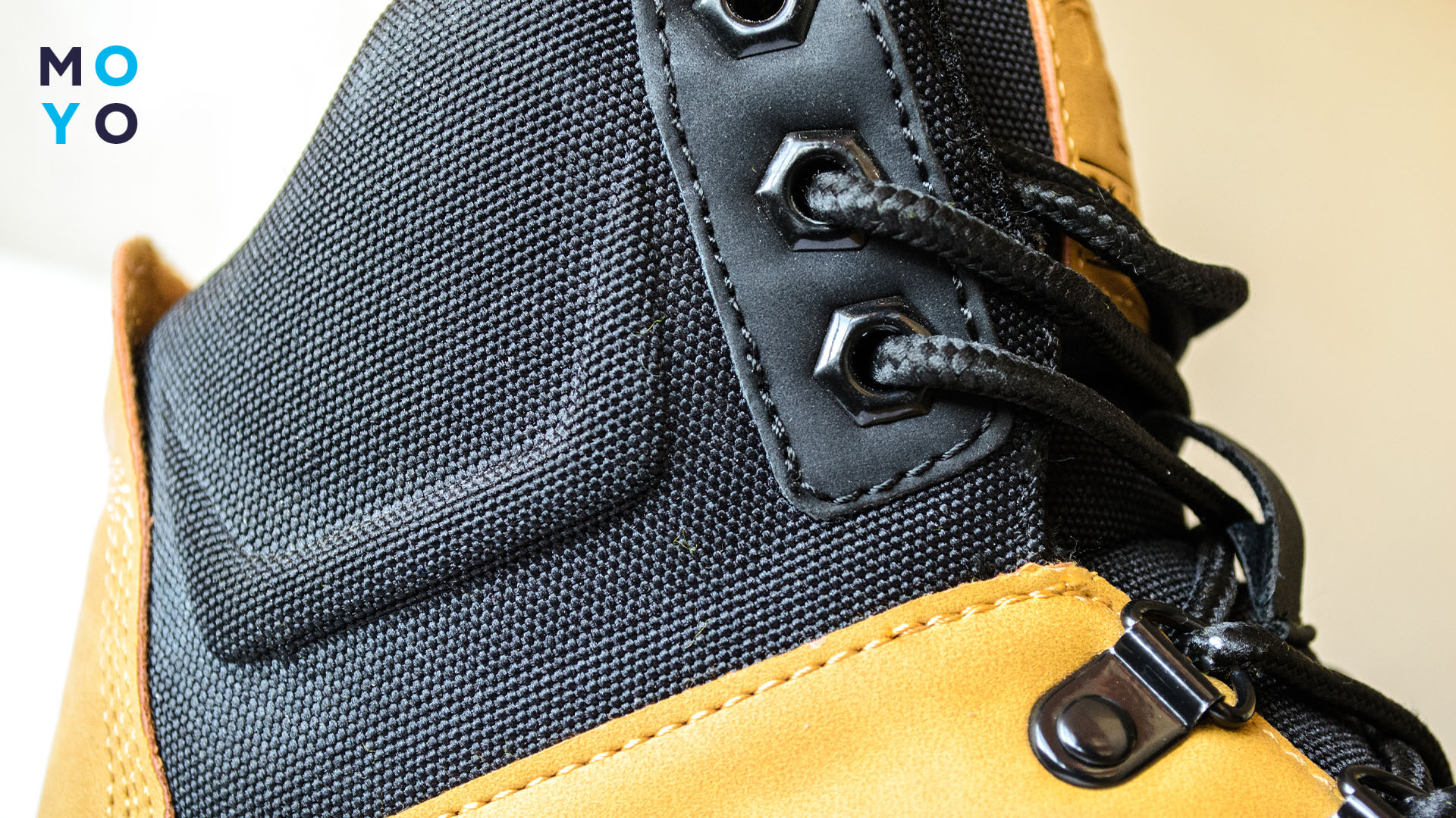 Комбінований верх черевиків