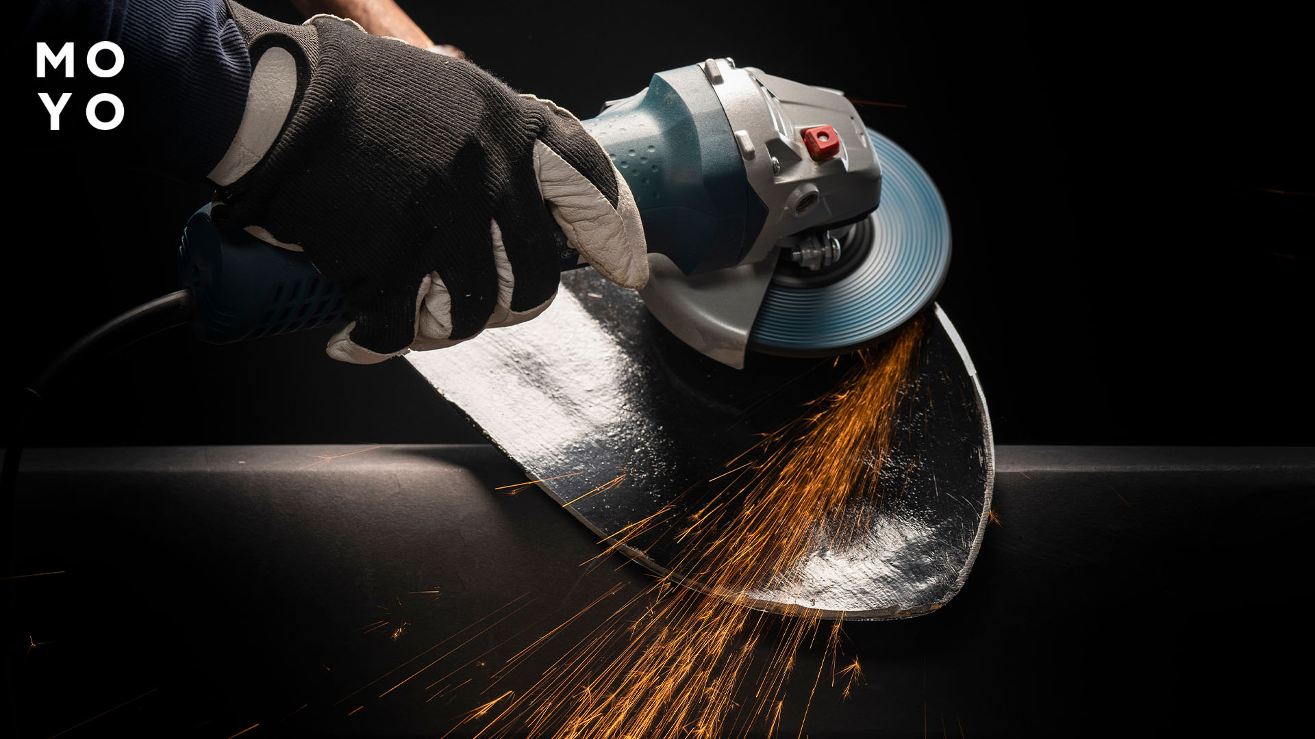 Підрівнювання ребра лопати болгаркою