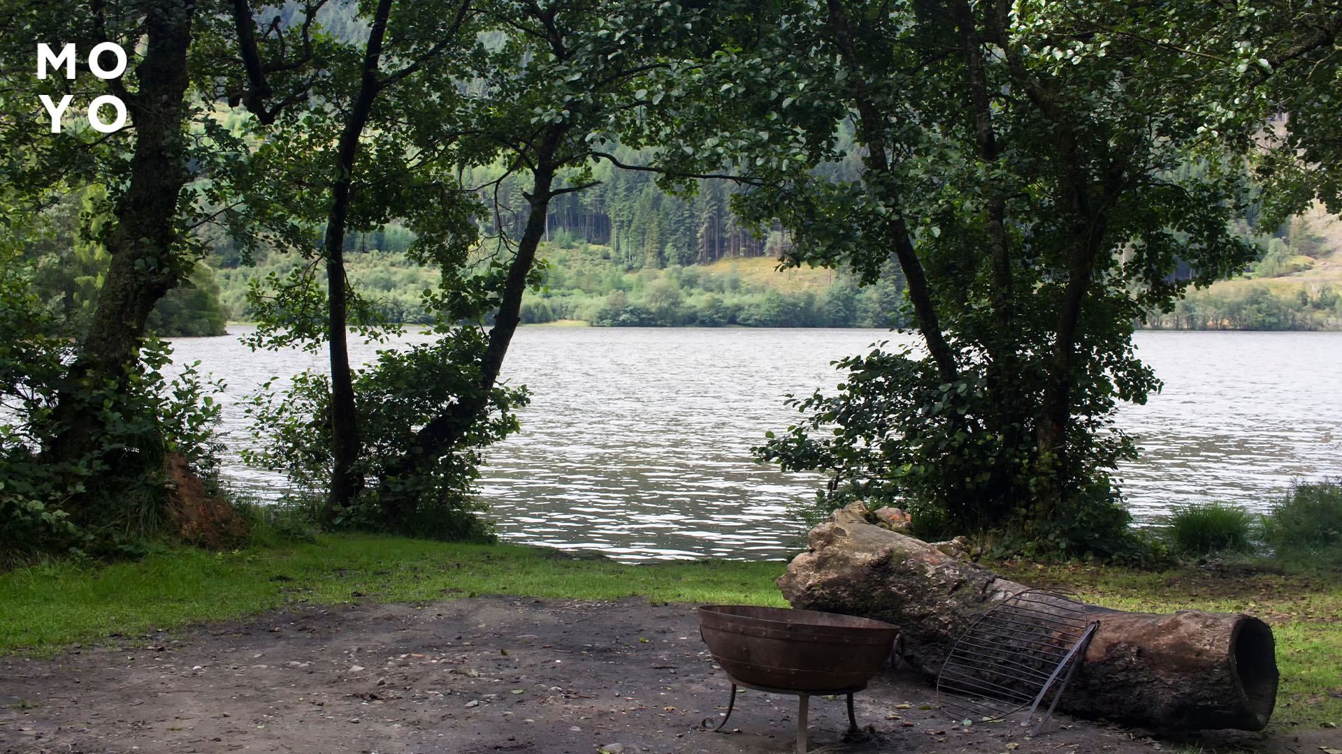вода недалеко від базування відпочиваючих