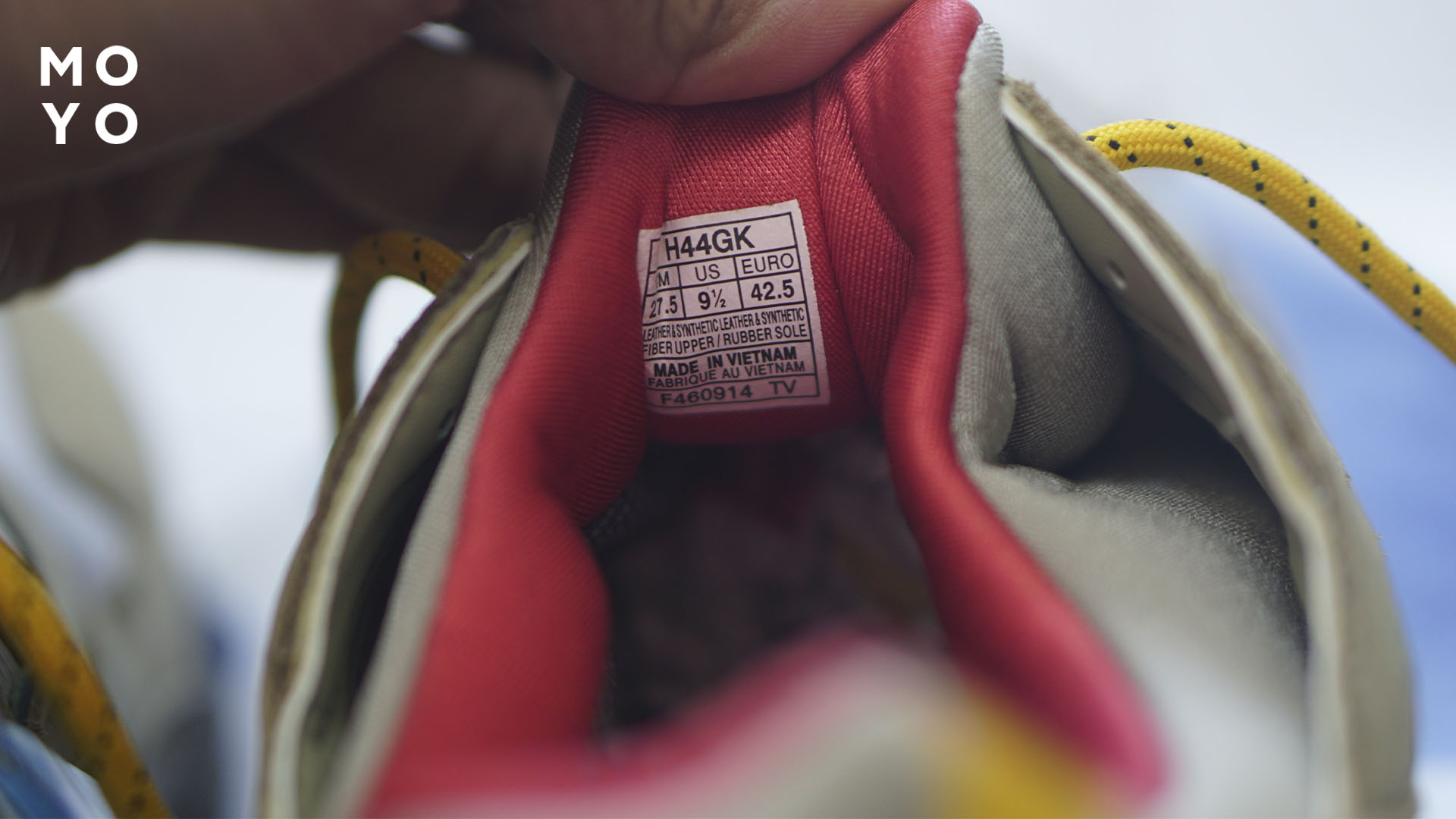 серийный номер на внутреннем ярлыке обуви