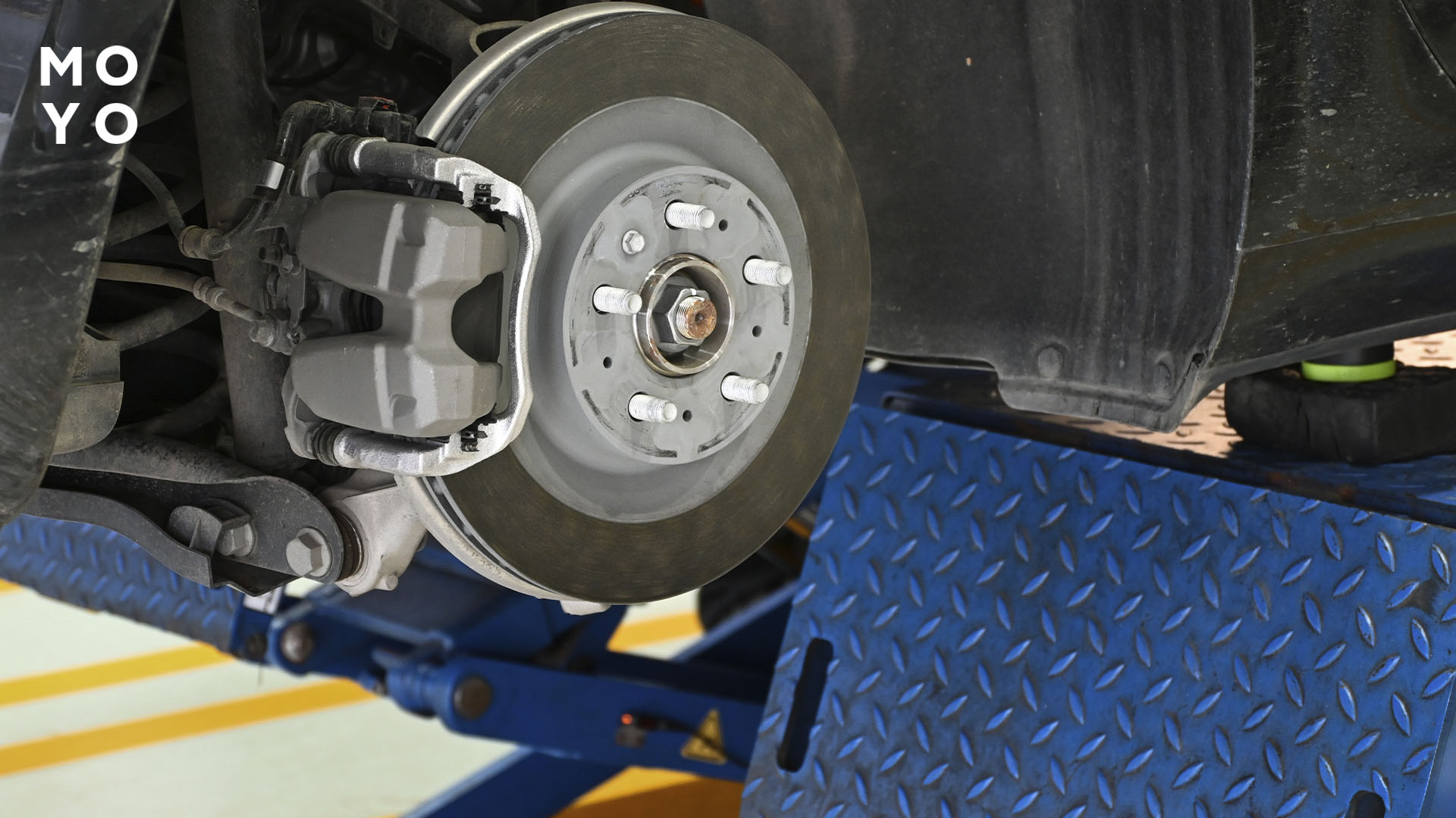 замена тормозной колодки