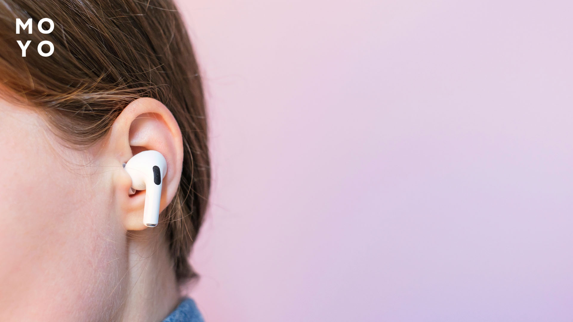 AirPods Pro у вусі