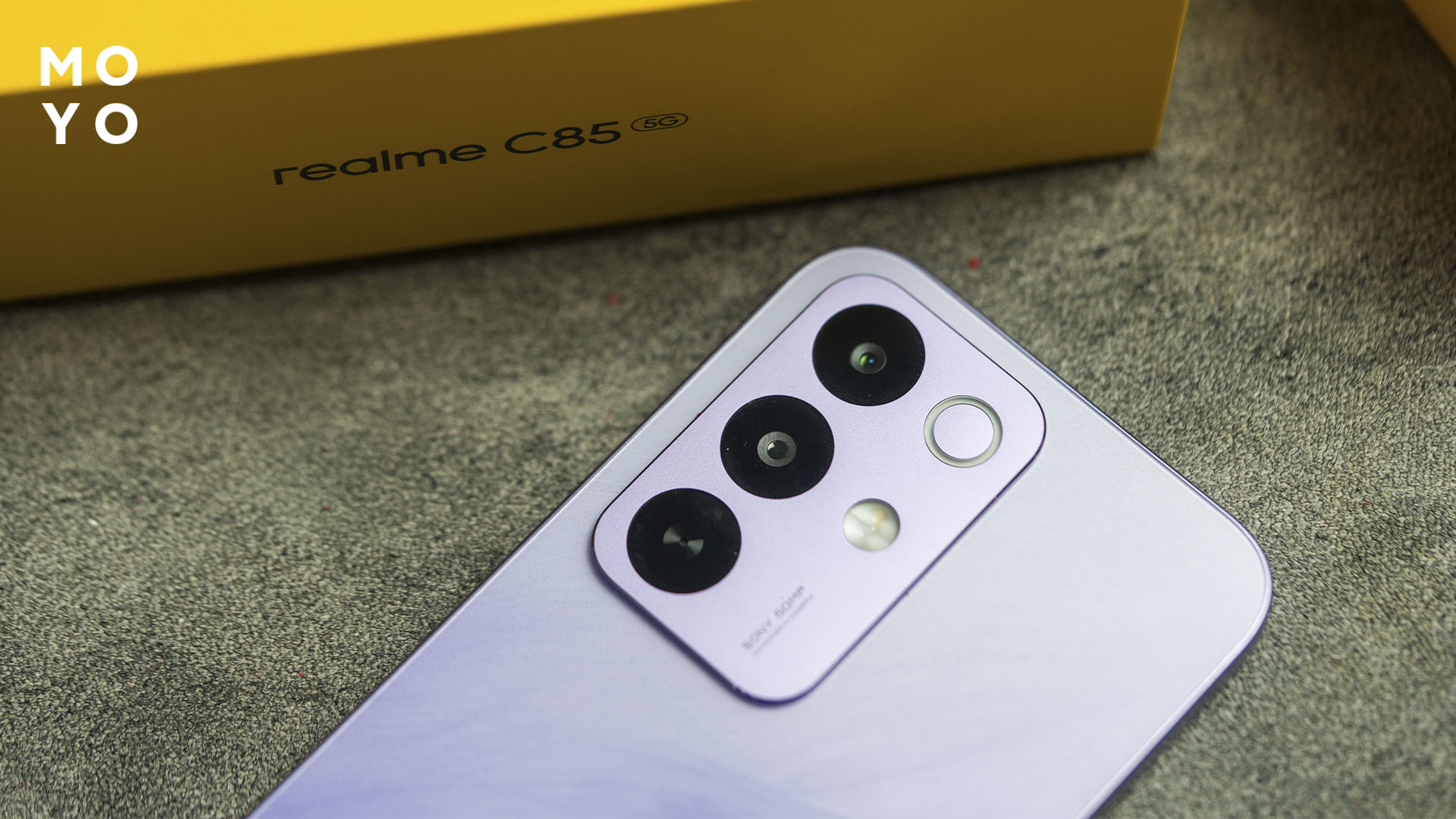 Смартфон від бренду Realme