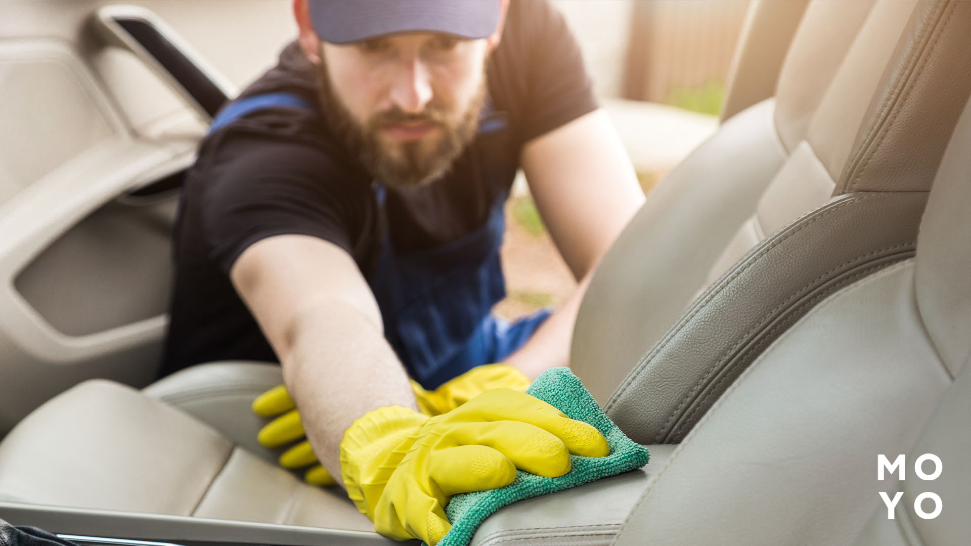 УХОД ЗА КОЖАНЫМ САЛОНОМ — 7 методик для идеального состояния