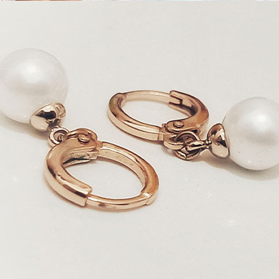 Які застібки сережок найнадійніші та найзручніші: види замків і способи кріплення