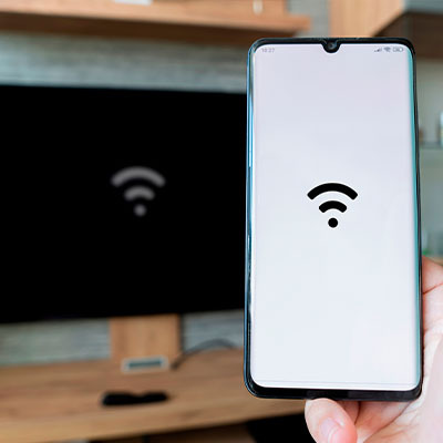 Как подключить телефон к телевизору: 8 самых эффективных способов