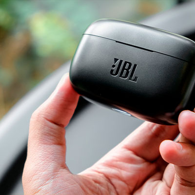 Рейтинг бездротових навушників JBL і накладних — 12 найбільш зручних і потужних моделей