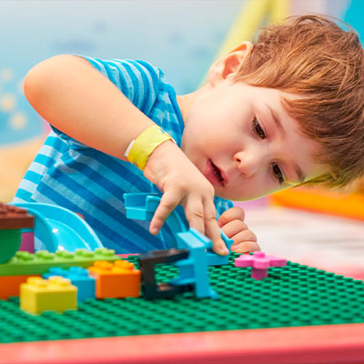 Як дошкільнятам конструювати з LEGO — 5 ідей для творчого розвитку