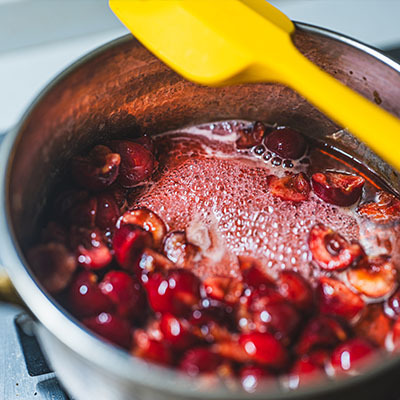 Як закрити черешню на зиму — 5 способів