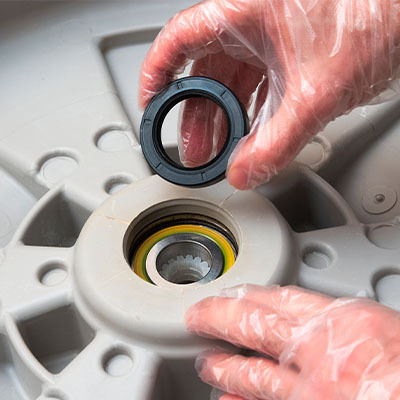 Чим змастити амортизатор, сальник, підшипник пральної машини — 5 правил догляду