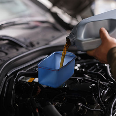 Чим промити двигун автомобіля — 3 робочі варіанти без шкоди для мотора