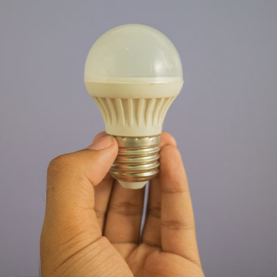 LED лампа со встроенным аккумулятором — как заряжать аварийки и еще 2 вида светотехники