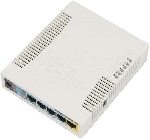 Акція на Маршрутизатор MikroTik RouterBOARD RB951Ui-2HnD (RB951UI-2HND) від MOYO