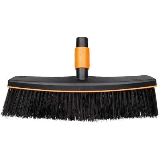

Щетка для патио Fiskars QuikFit