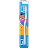 Зубна щітка Ora-B Medium 40 Classic Care 1шт
