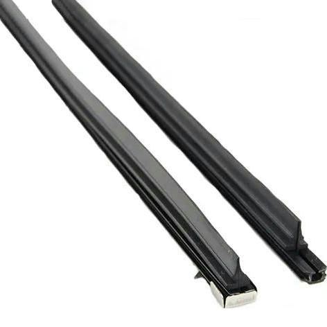 

Резинки щеток стеклоочестителя Amio 24" 600мм 2шт 01342 (5903293013427)