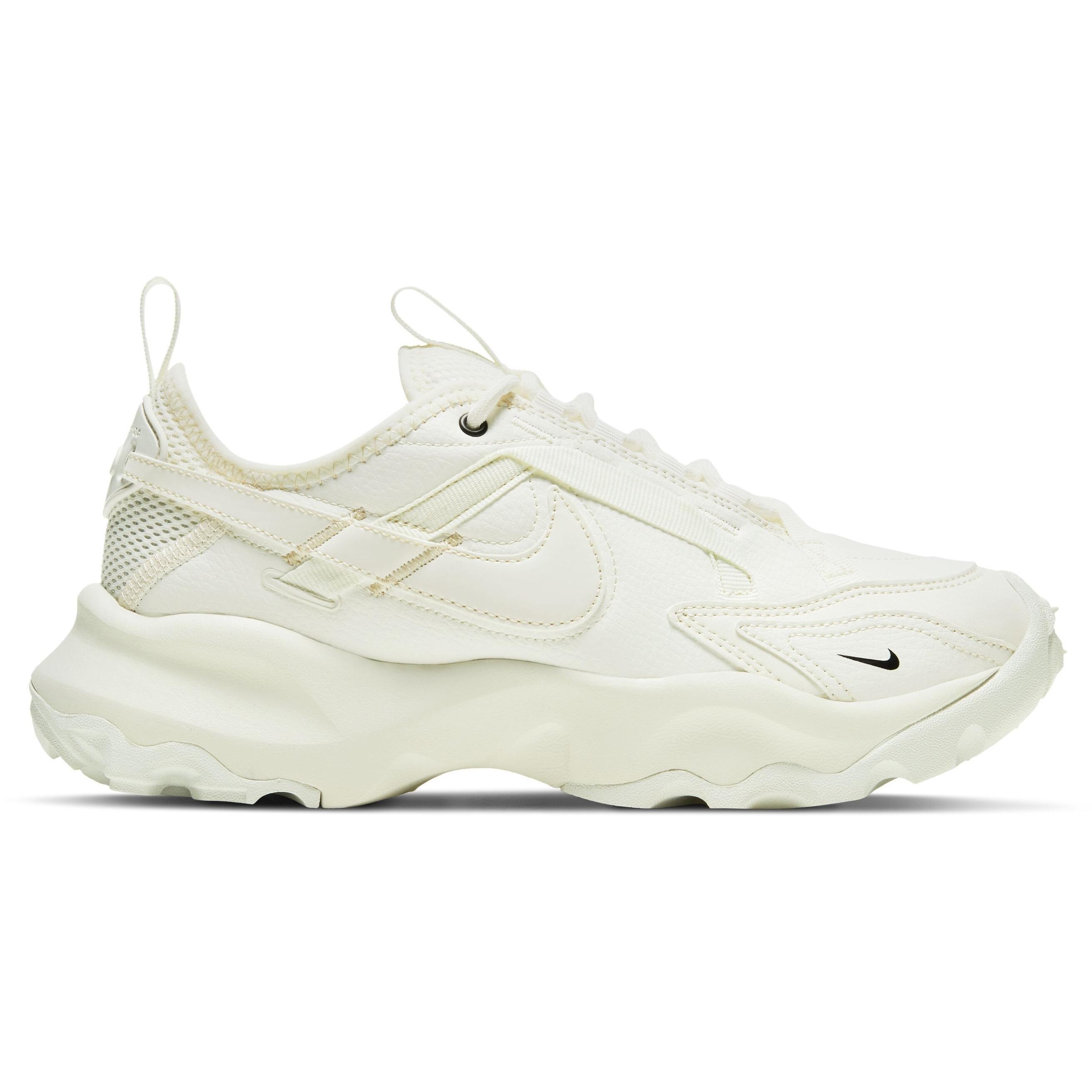 Кроссовки женские Nike TC 7900 DD9682-100 37.5 (6.5 US) молочный/черный фото1