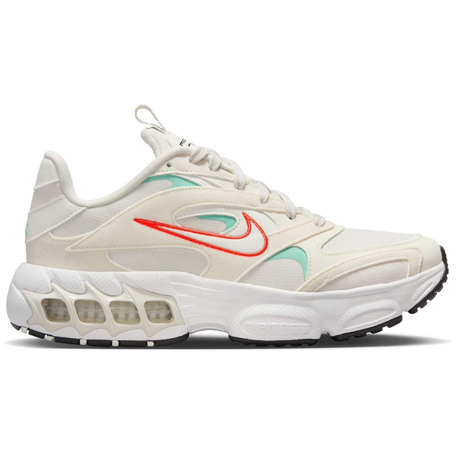 Кроссовки женские Nike Zoom Air Fire FD0632-100 38 (7 US) молочные